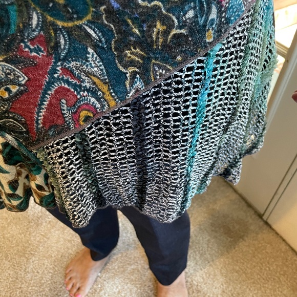 Tunic top with texture and style - Picture 4 of 7